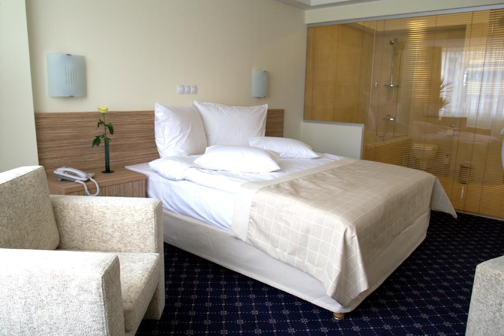 Marshal Hotel Bukarest Rum bild